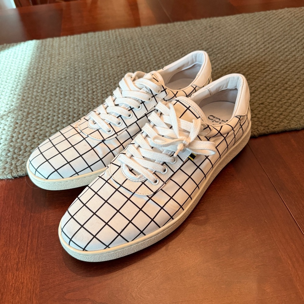 Aprix Grid Pattern White Sneakers